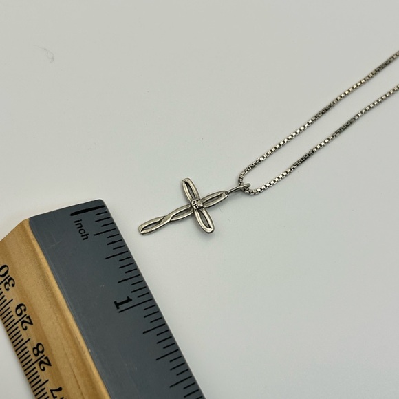Sterling Silver Cross Necklace Stamped 925 Italy 16" - Picture 10 of 10